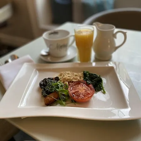 Mannings Hotel 4*